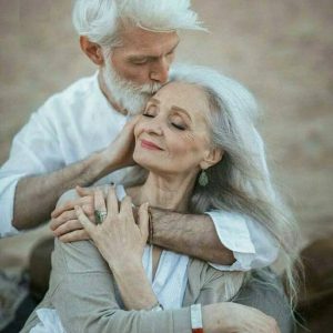 شعر و ملودی فرش قرمز